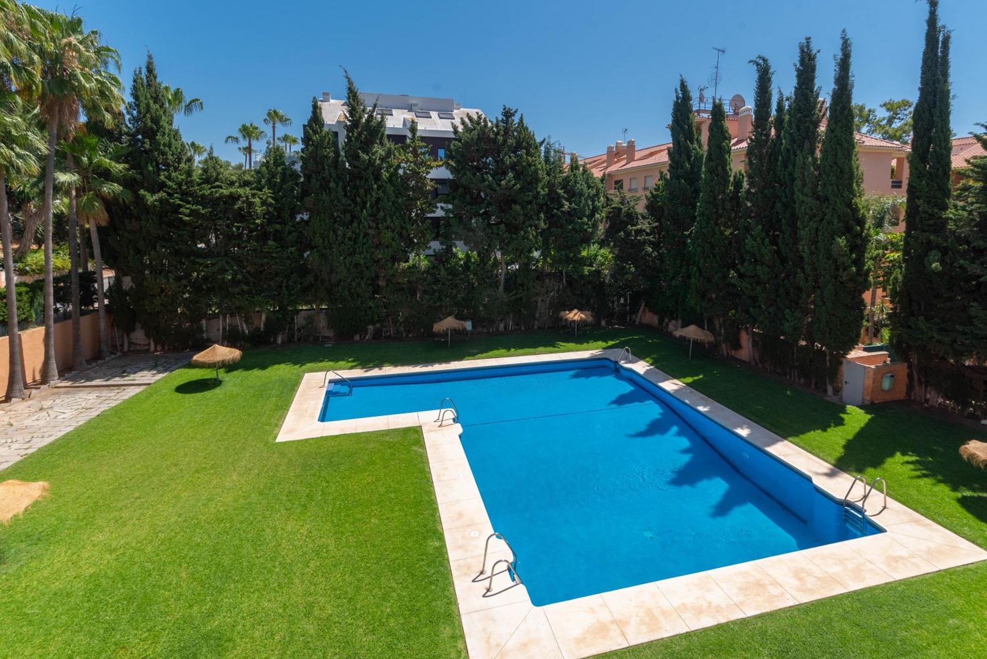 Cabopino Duplex, Swimming Pool, Beach 5Min Away, Chill Out Terrace And High-Speed Wifi ماربيا المظهر الخارجي الصورة